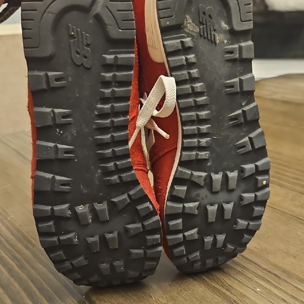 New Balance 574 Red and White Sneakers - Picture 5 of 7